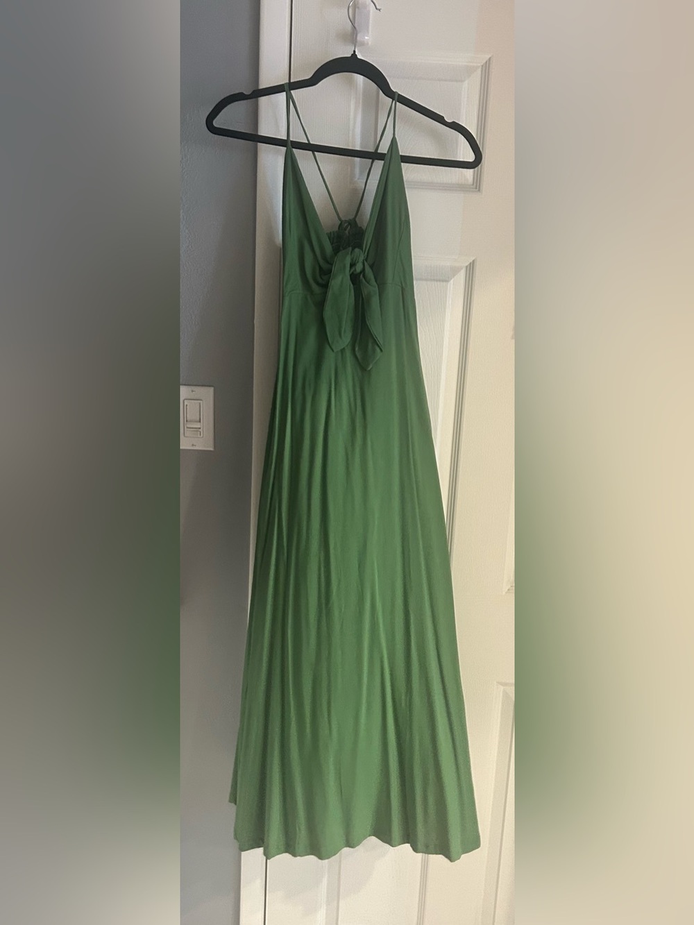 Khush BNWT Women's Green V-Neck Tie-Front Maxi Dress small
